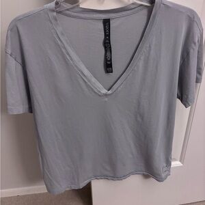 Vuori Women's Sutton V-neck